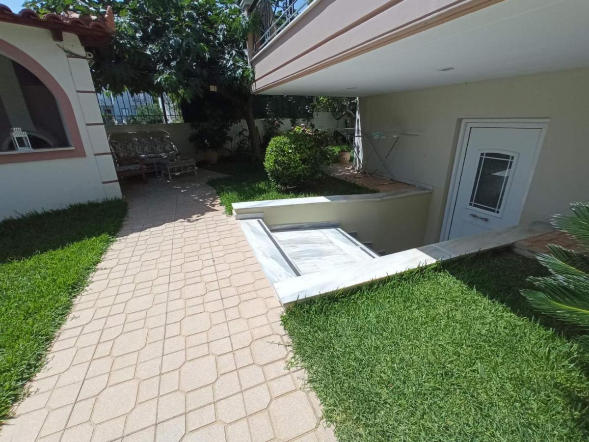 Flat With Garden Near Sea, Port And Airport Daire Artemida  Dış mekan fotoğraf