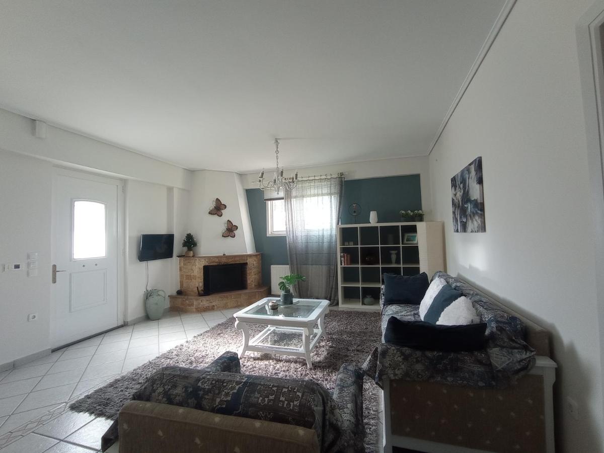 Flat With Garden Near Sea, Port And Airport Daire Artemida  Dış mekan fotoğraf