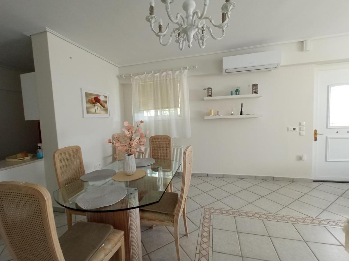 Flat With Garden Near Sea, Port And Airport Daire Artemida  Dış mekan fotoğraf