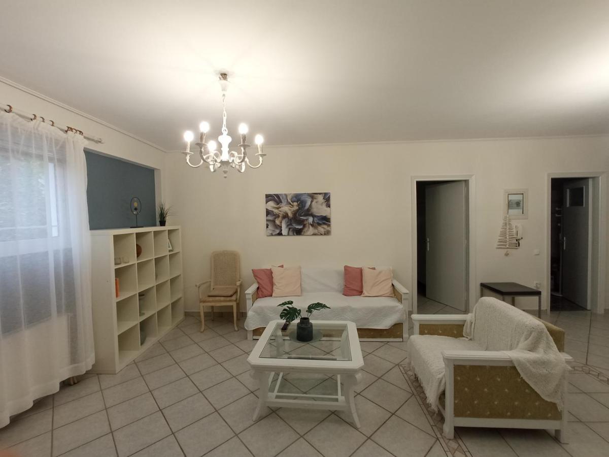 Flat With Garden Near Sea, Port And Airport Daire Artemida  Dış mekan fotoğraf